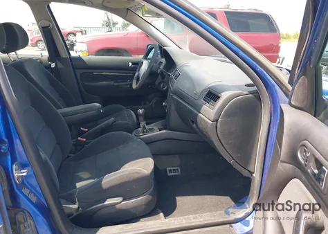 2001 Volkswagen Jetta Gls Tdi from USA, damaged, VIN 3VWSP69M71M118054